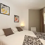 アパート インサイド プラザ シエラ ネバダ