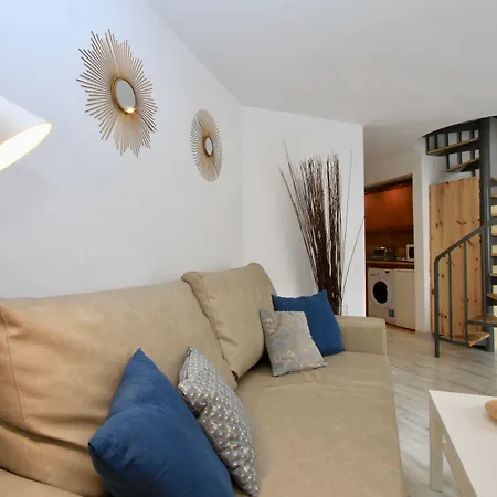 Apartment Inside Plaza *
