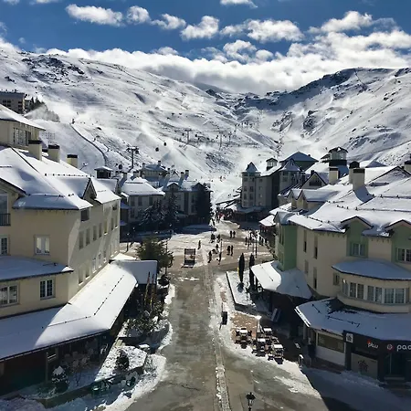 إنسايد بلازا سييرا نيفادا *