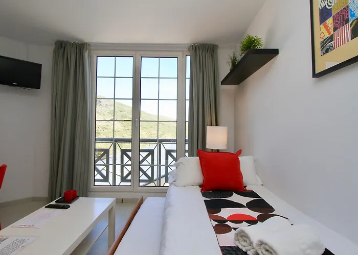 إنسايد بلازا سييرا نيفادا *