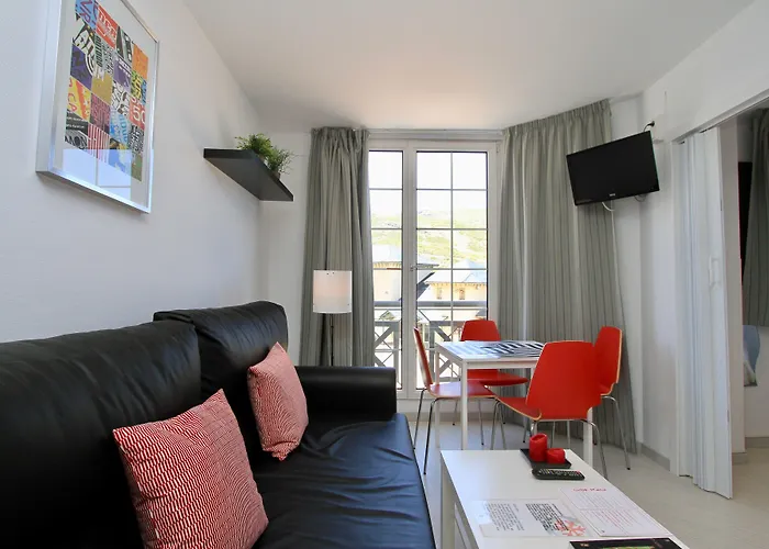 إنسايد بلازا سييرا نيفادا *