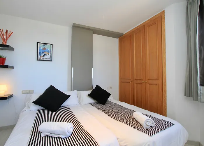 إنسايد بلازا سييرا نيفادا