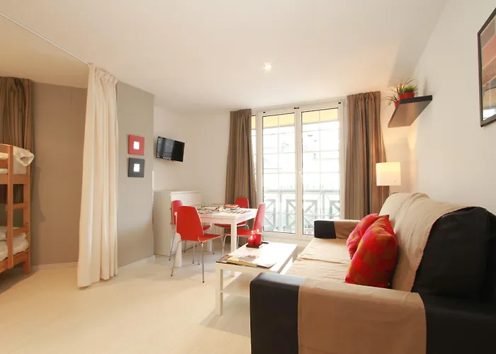 إنسايد بلازا سييرا نيفادا