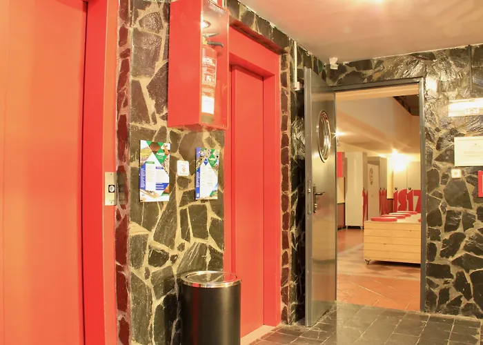 إنسايد بلازا سييرا نيفادا * سْييرا نيفادا