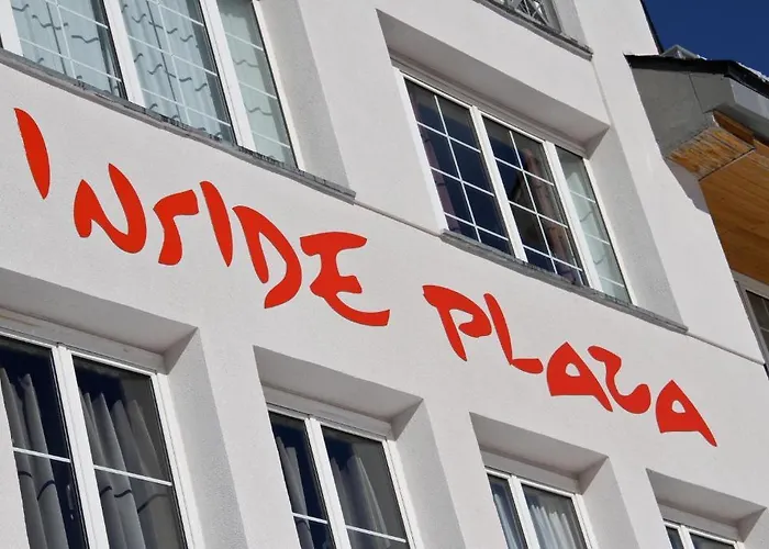 إنسايد بلازا سييرا نيفادا * سْييرا نيفادا